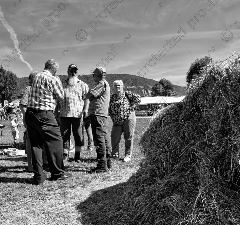 group-talk-by-straw